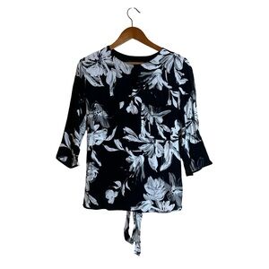 Zara basic black and‎ white floral blouse. Size small